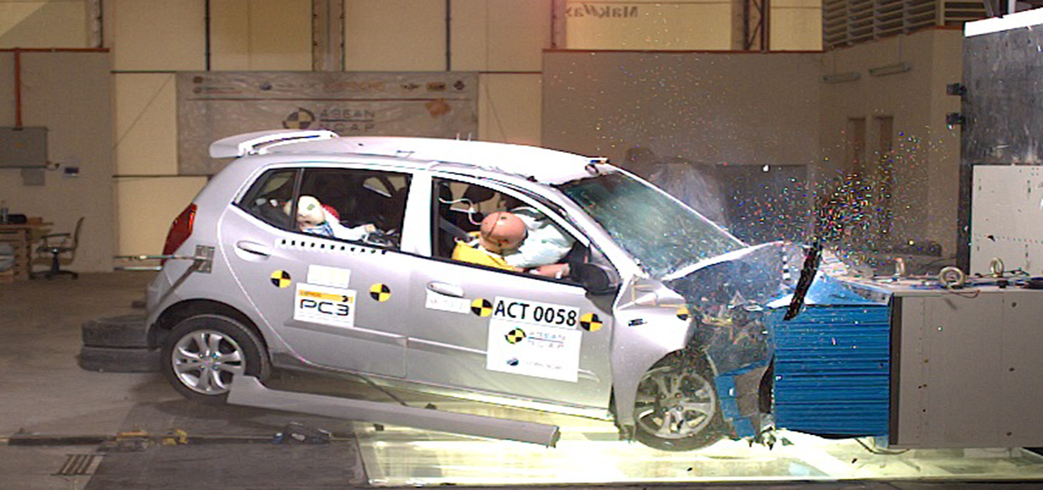 HYUNDAI i10 (2015)