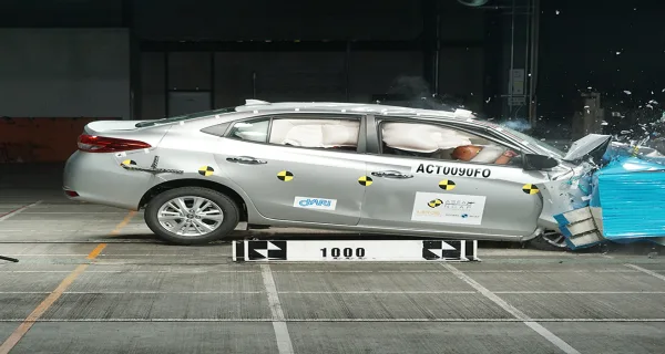 TOYOTA YARIS ATIV